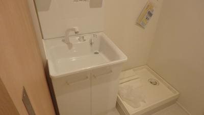 SPACE P9080204_400.jpg