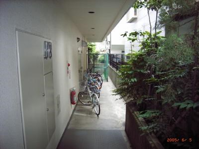 フラワービレッジマンション フラワービレッジマンション自転車置場_400.jpg