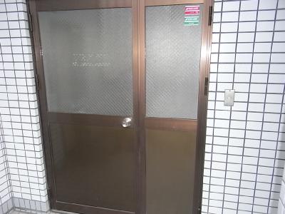 コーシンビル 入口部分